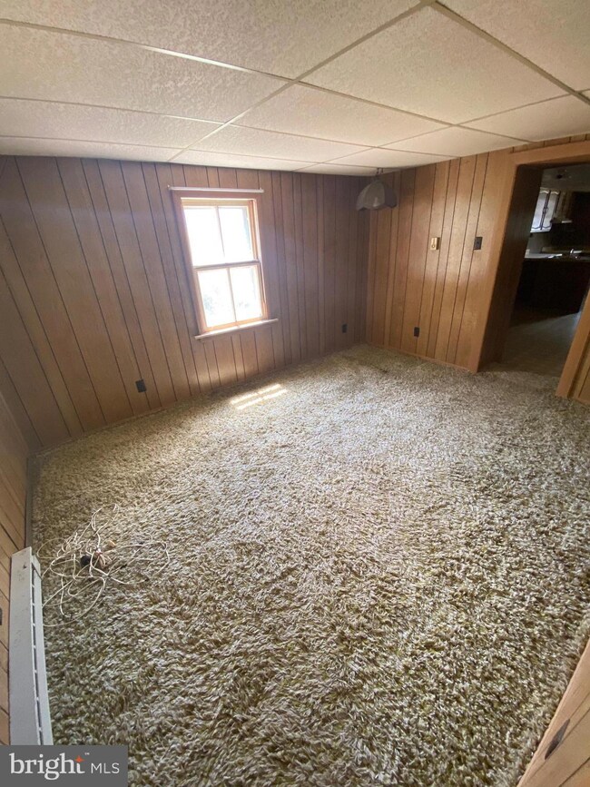 402 Winchester Ave, Moorefield, WV 26836 - photo 5