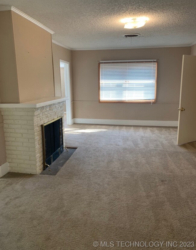 411 W Division St, Henryetta, OK 74437 - photo 7