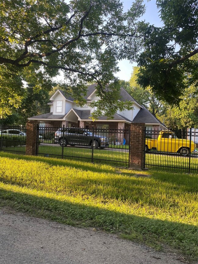 2418 Margaret St, Houston, TX 77093 - photo 6