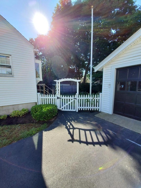 142 Hubbard Ave, Brockton, MA 02301 - photo 4