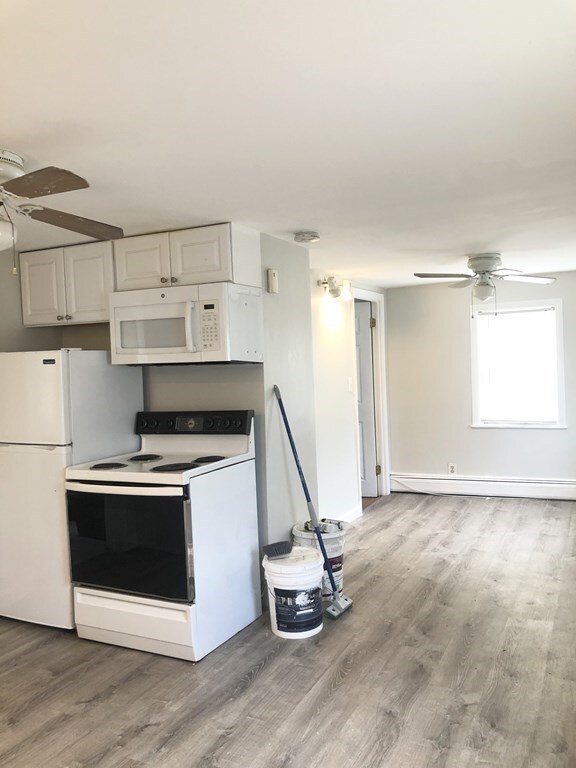 249 Hurley St unit 2F, Cambridge, MA 02141 - photo 4