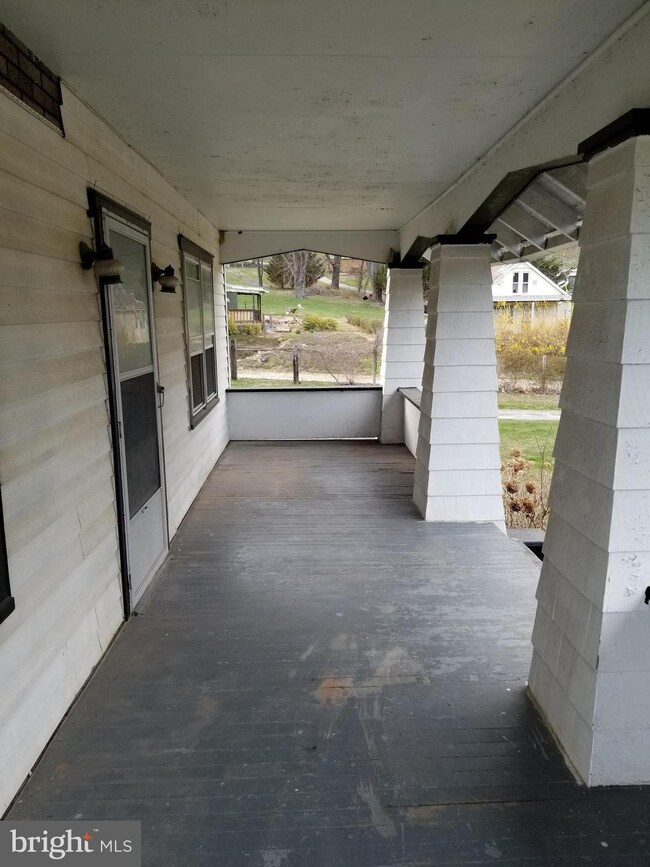 3720 S Mountain Rd, Knoxville, MD 21758 - photo 2