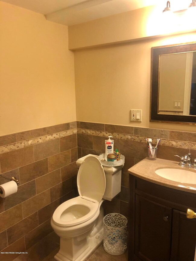384 Caswell Ave unit 1, Staten Island, NY 10314 - photo 4