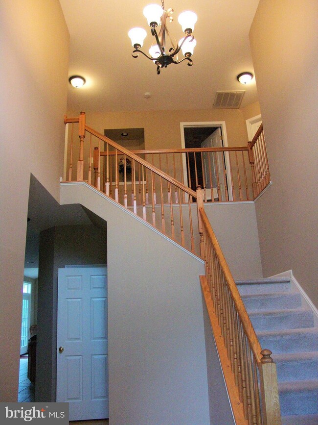 639 Tanglewood Dr, Sykesville, MD 21784 - photo 2