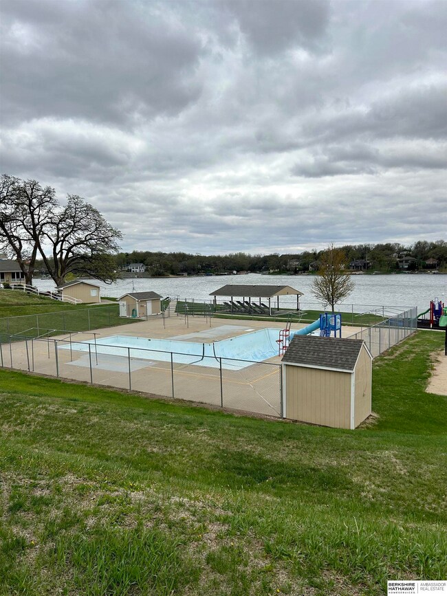 8700 Emerson Rd, Plattsmouth, NE 68048 - photo 4