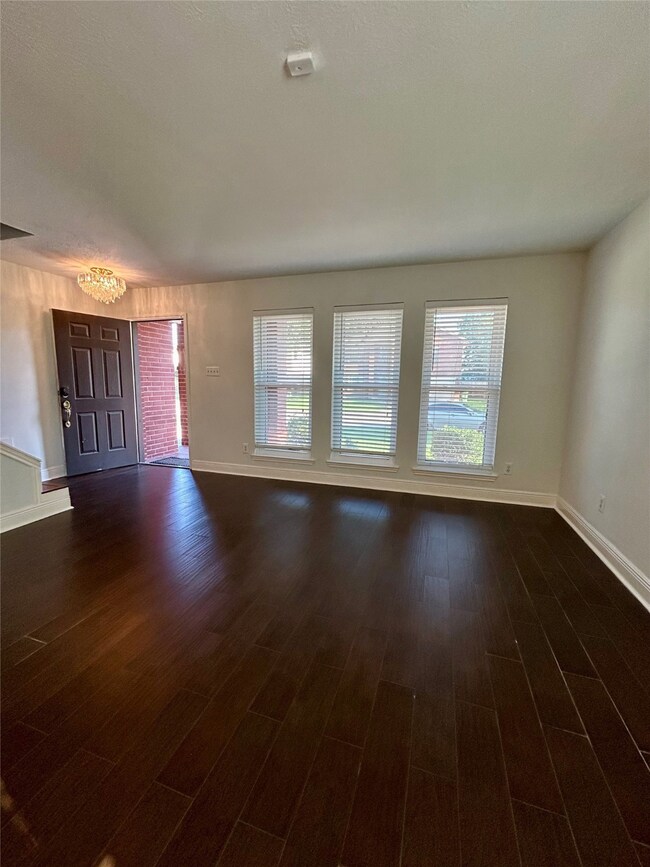 4525 Stonebridge Dr, Pearland, TX 77584 - photo 4