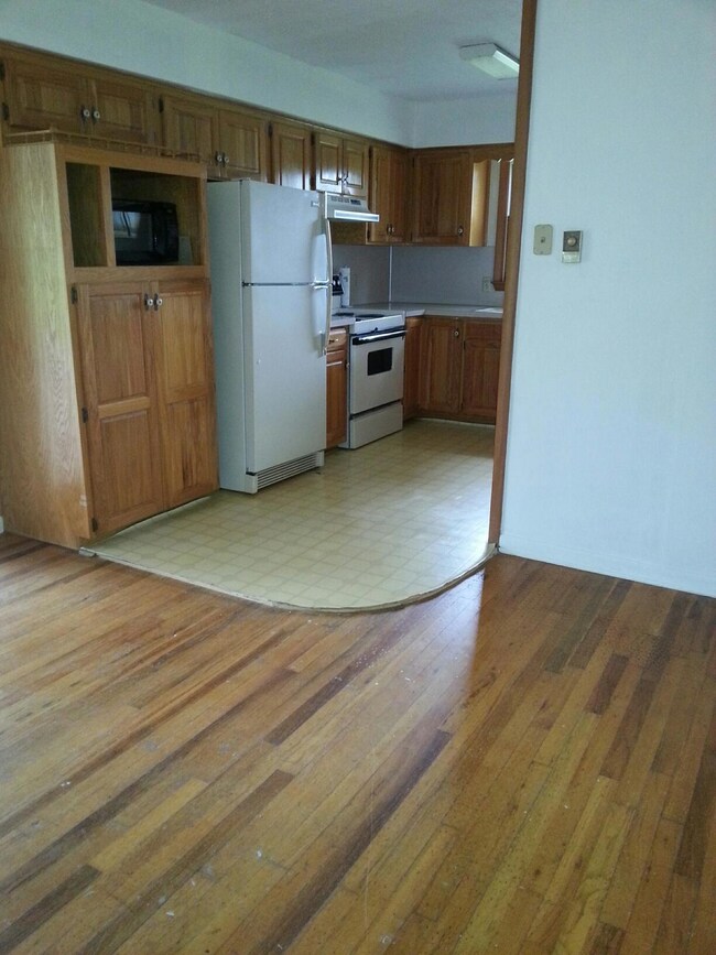 806 S Old Riverdale Rd, Nixa, MO 65714 - photo 4