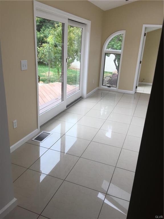 6965 Helsinki Square, Bethlehem, PA 18017 - photo 2