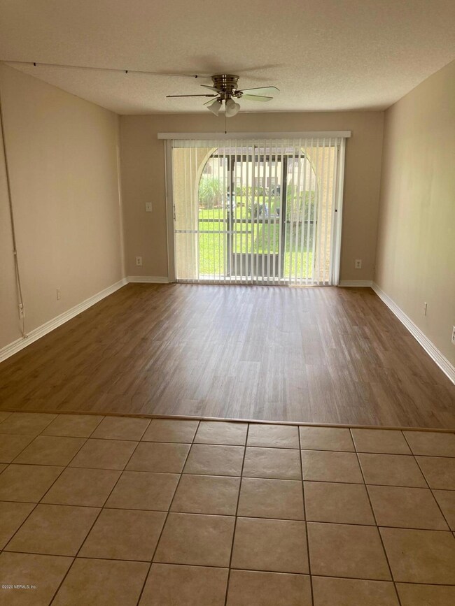 7346 El Barco Rd unit 4, Jacksonville, FL 32216 - photo 2