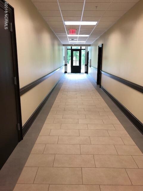 2145 Country Club Rd unit 100, Jacksonville, NC 28546 - photo 4