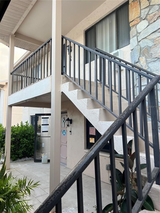 9980 Eagles Point Cir unit 3, Port Richey, FL 34668 - photo 3