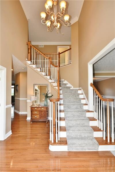 336 Hollydale Cir, Pittsburgh, PA 15241 - photo 2