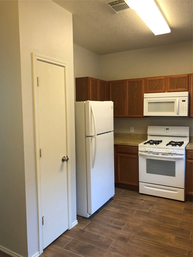 2011 Rustling Trees Way, Spring, TX 77373 - photo 3