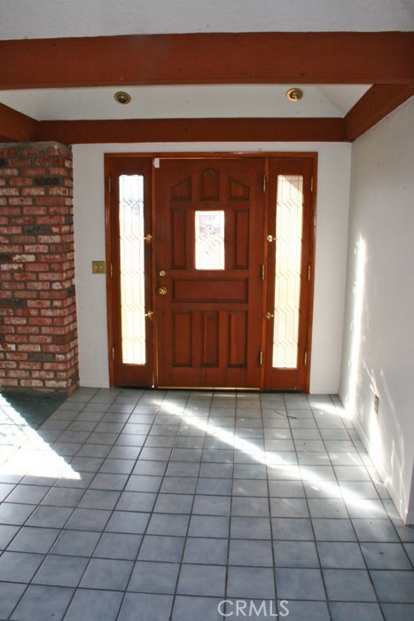 14375 Hacienda Dr, Victorville, CA 92395 - photo 2