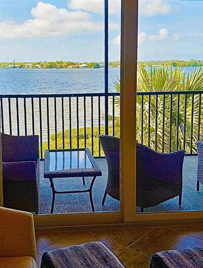 1030 Tidewater Shores Loop unit 208, Bradenton, FL 34208 - photo 3