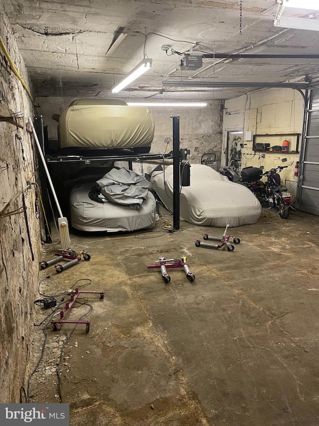 201 Spring Mill Ave unit GARAGE, Conshohocken, PA 19428 - photo 5