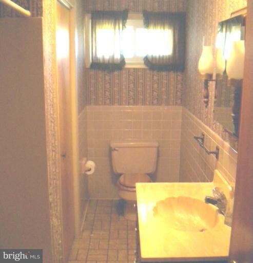 1370 Ludwick St, Keyser, WV 26726 - photo 2