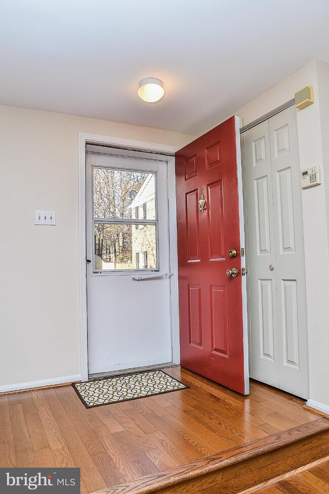 8575 Chester Grove Ct, Springfield, VA 22153 - photo 3