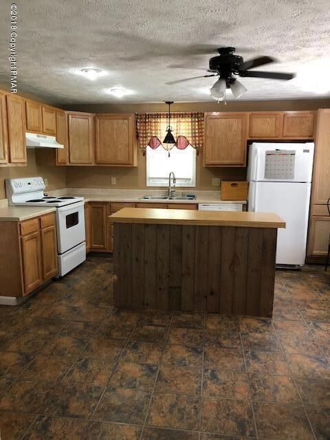 320 Carroll St, Honesdale, PA 18431 - photo 3