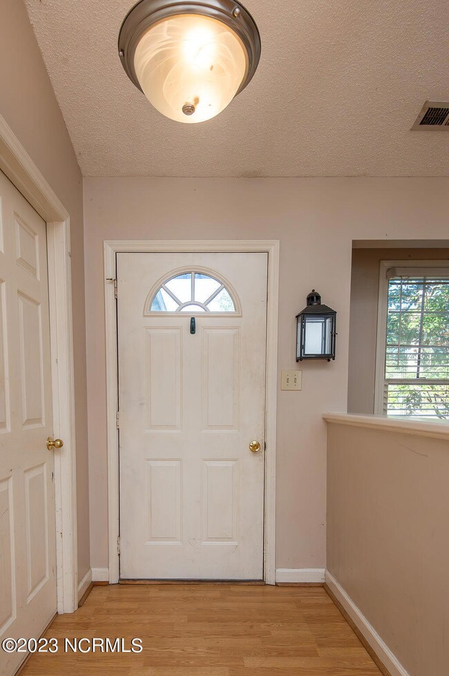 301 Hampshire Place, Jacksonville, NC 28546 - photo 2