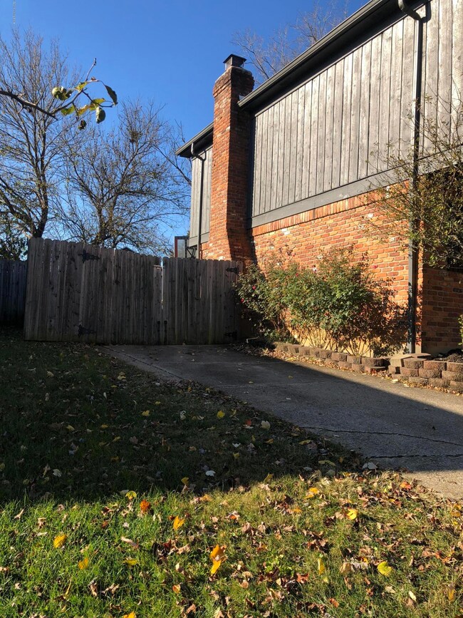 12340302-BB67-4F57-B13D-A0E2585A94D0