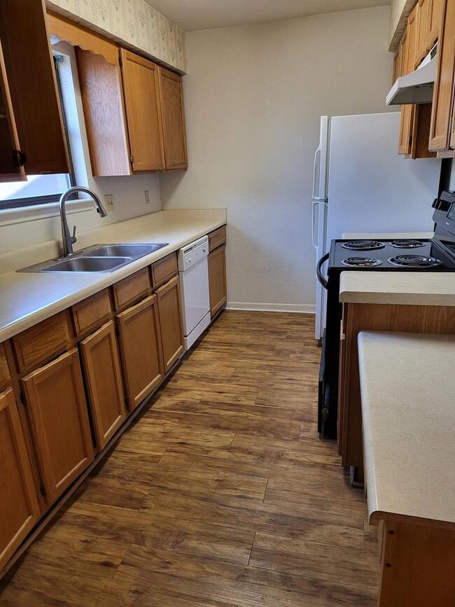 119 Frederick Rd unit 2, Fredericksburg, TX 78624 - photo 5