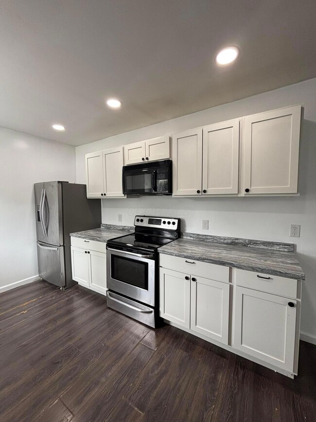 836 S Hamilton Rd, Columbus, OH 43213 - photo 3