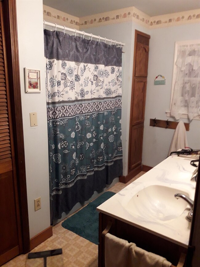 1268 N 200 E, Huntington, IN 46750 - photo 2