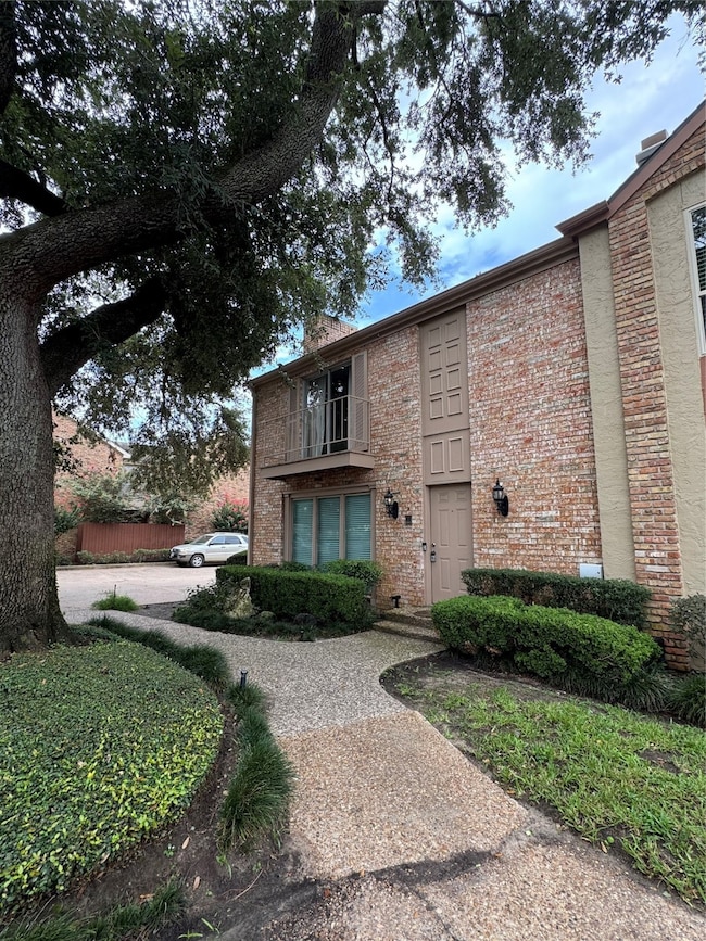 2323 Augusta Dr unit 20, Houston, TX 77057 - photo 3