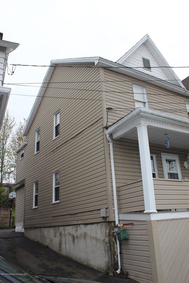 101 E Breaker St, Olyphant, PA 18447 - photo 3