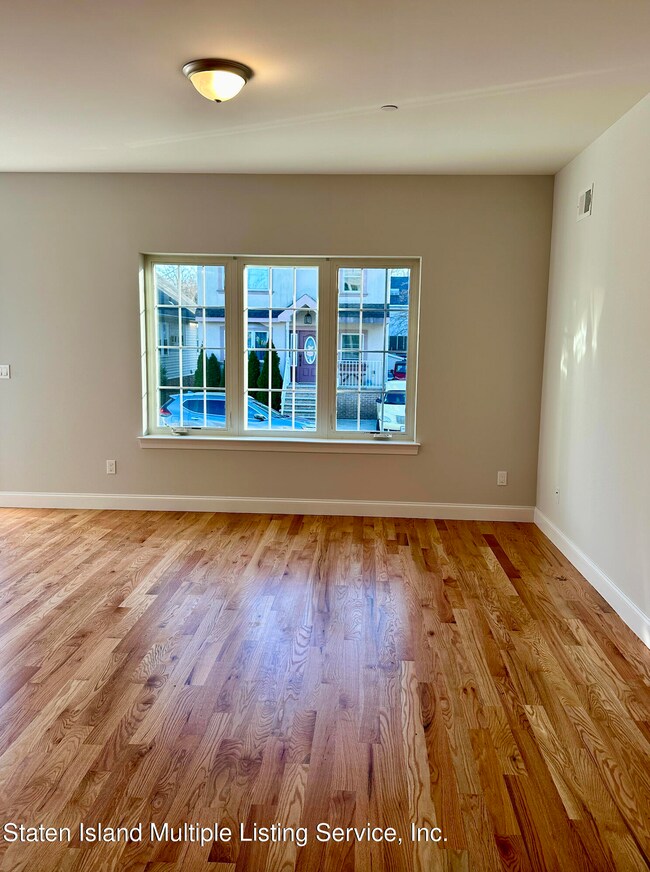 365 Maine Ave unit 2, Staten Island, NY 10314 - photo 2