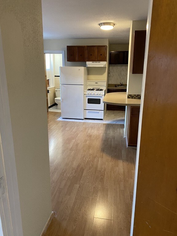 10 Henchman St unit 5M, Boston, MA 02113 - photo 6