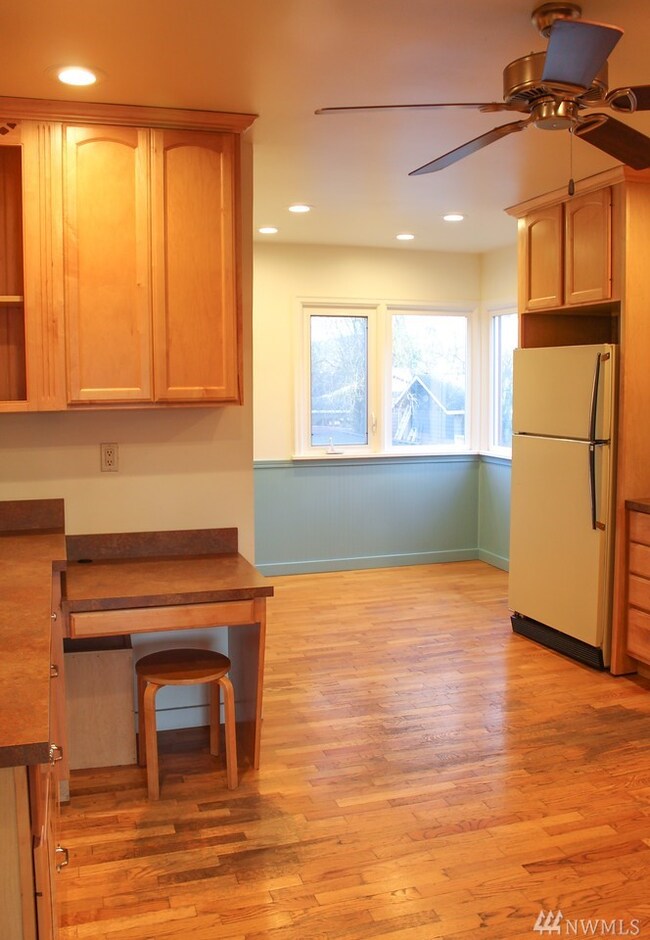 1057 Mckinley St, Enumclaw, WA 98022 - photo 5