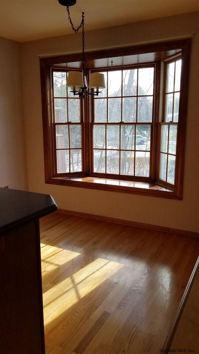 181 Killarney Dr, Schenectady, NY 12309 - photo 2