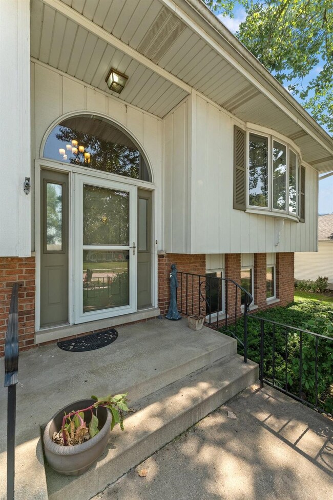 701 N Oriole Ct, Griffith, IN 46319 - photo 5