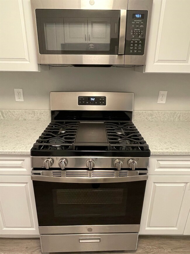 5 Louisburg Square unit 1, Nashua, NH 03060 - photo 4