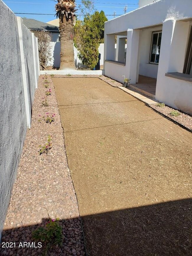 2543 N 11th St, Phoenix, AZ 85006 - photo 2