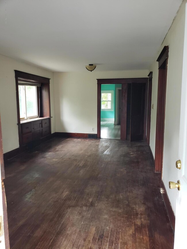 5 Living Room