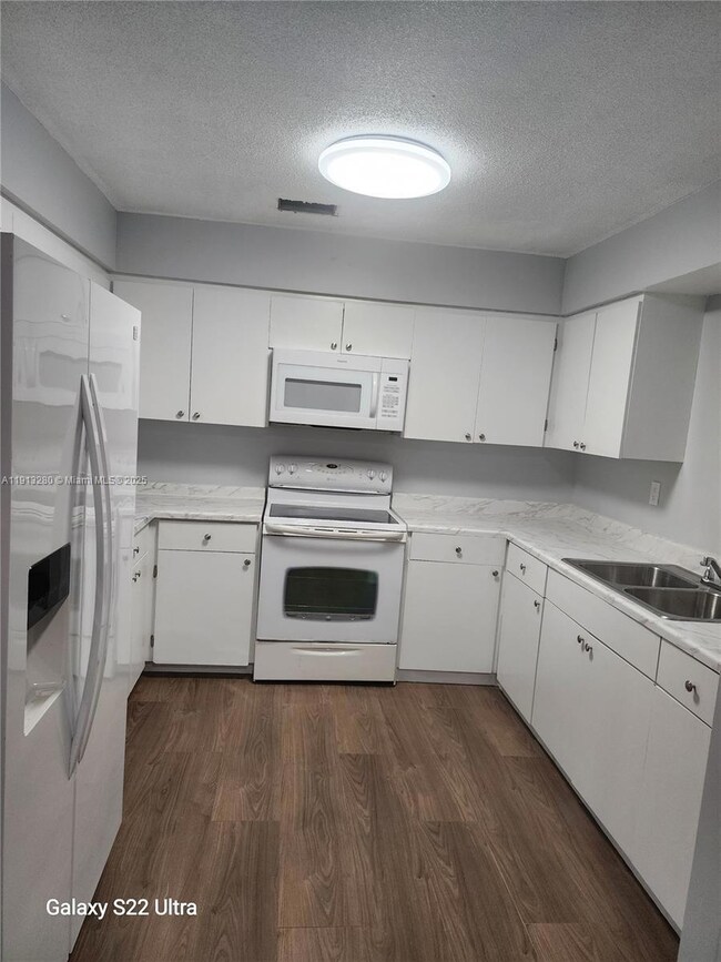 1371 NE 144th St unit 1, Miami, FL 33161 - photo 4