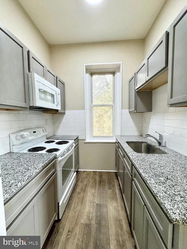 35 W Wyomissing Ave unit ONE BEDROOM, Mohnton, PA 19540 - photo 2