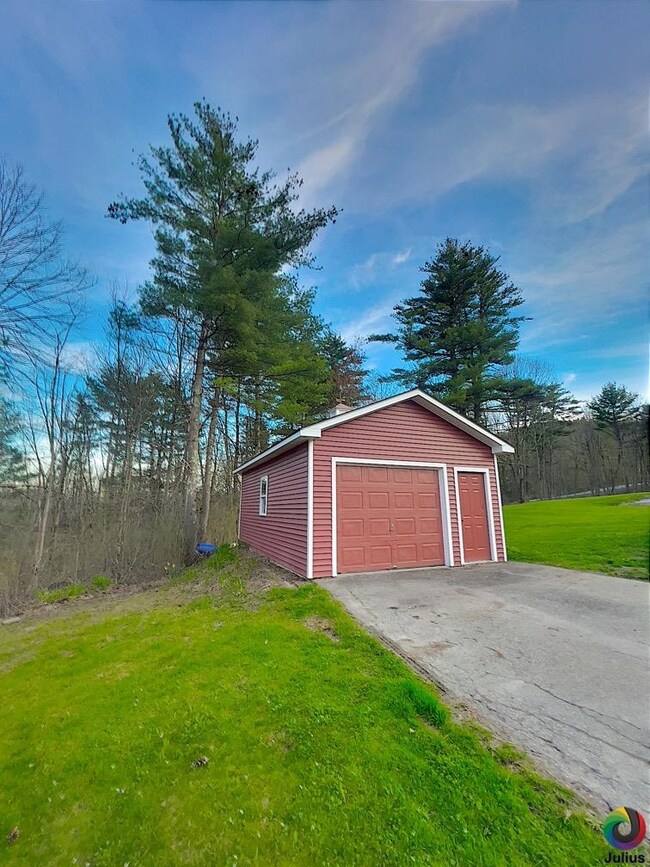 2338 Green St, Vergennes, VT 05491 - photo 4