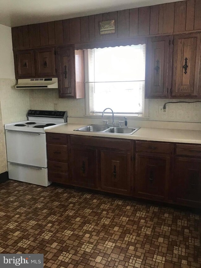 101 E Howard St unit 1, Pottstown, PA 19464 - photo 7