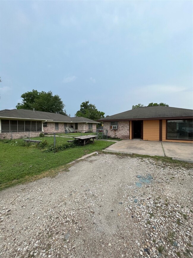 6920 Flintlock Rd, Houston, TX 77040 - photo 4