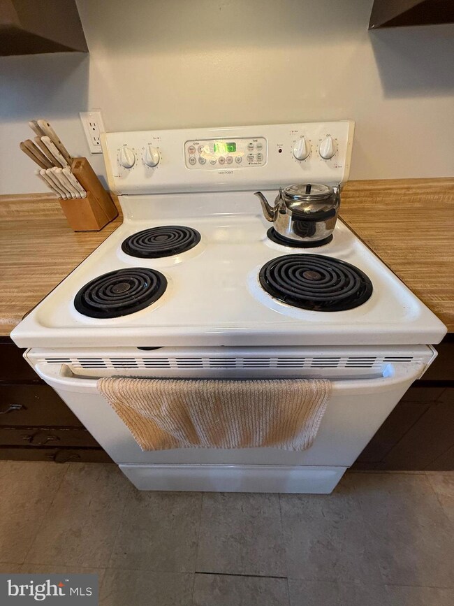 166 Elmtowne Blvd, Hammonton, NJ 08037 - photo 5