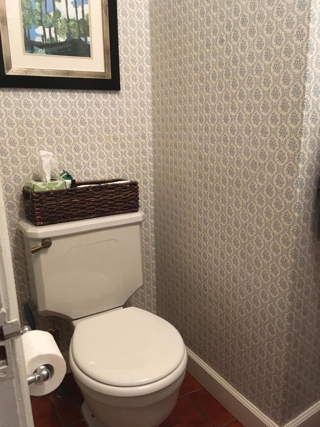 1/2 Bath