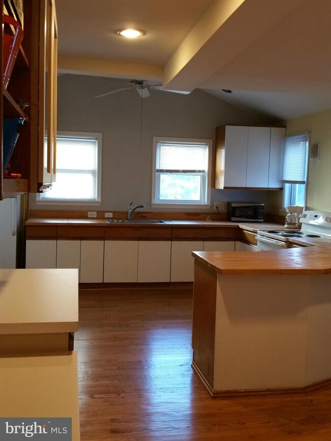 1211 Chillum Rd, Hyattsville, MD 20782 - photo 7