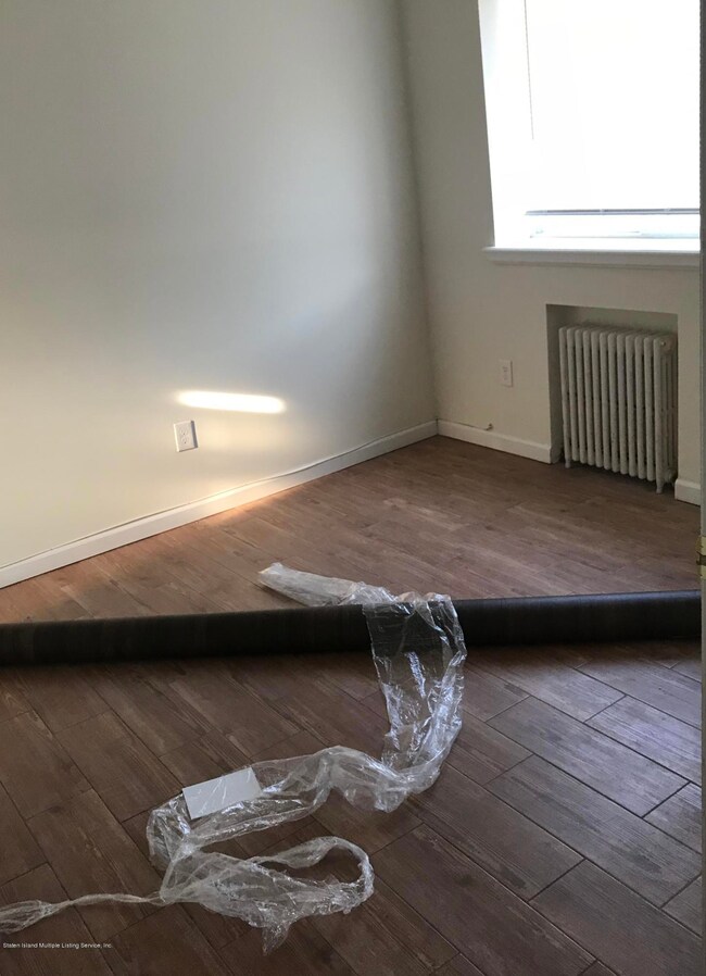 139 Father Capodanno Blvd unit 1, Staten Island, NY 10305 - photo 4