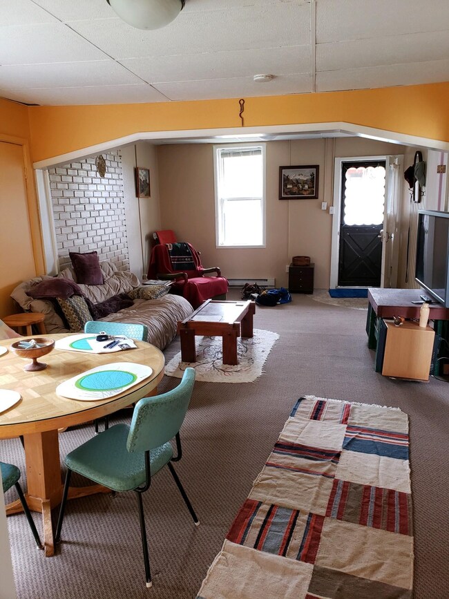 Upper Unit dining/living