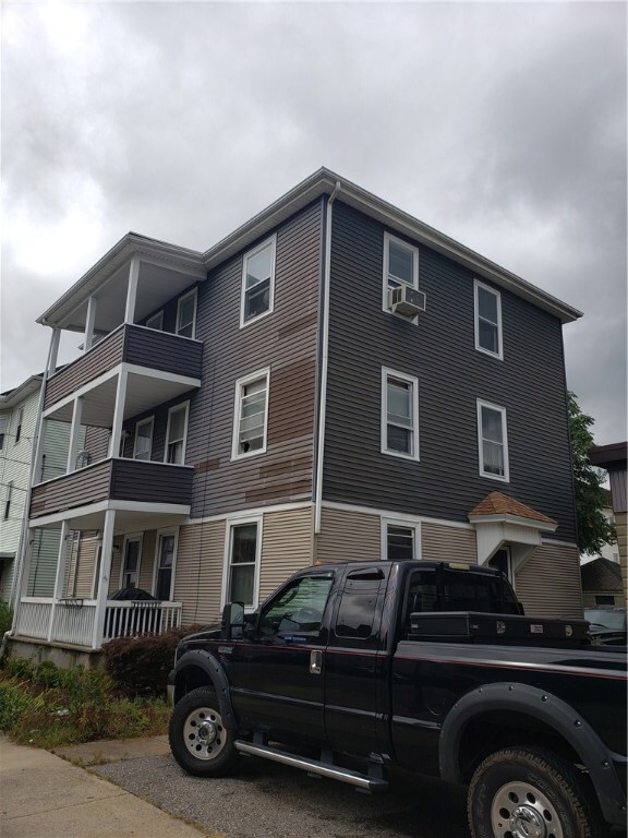 81 School St, Central Falls, RI 02863 - photo 2