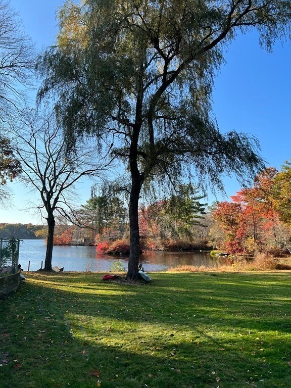 5 Lakeshore Dr, Bellingham, MA 02019 - photo 2